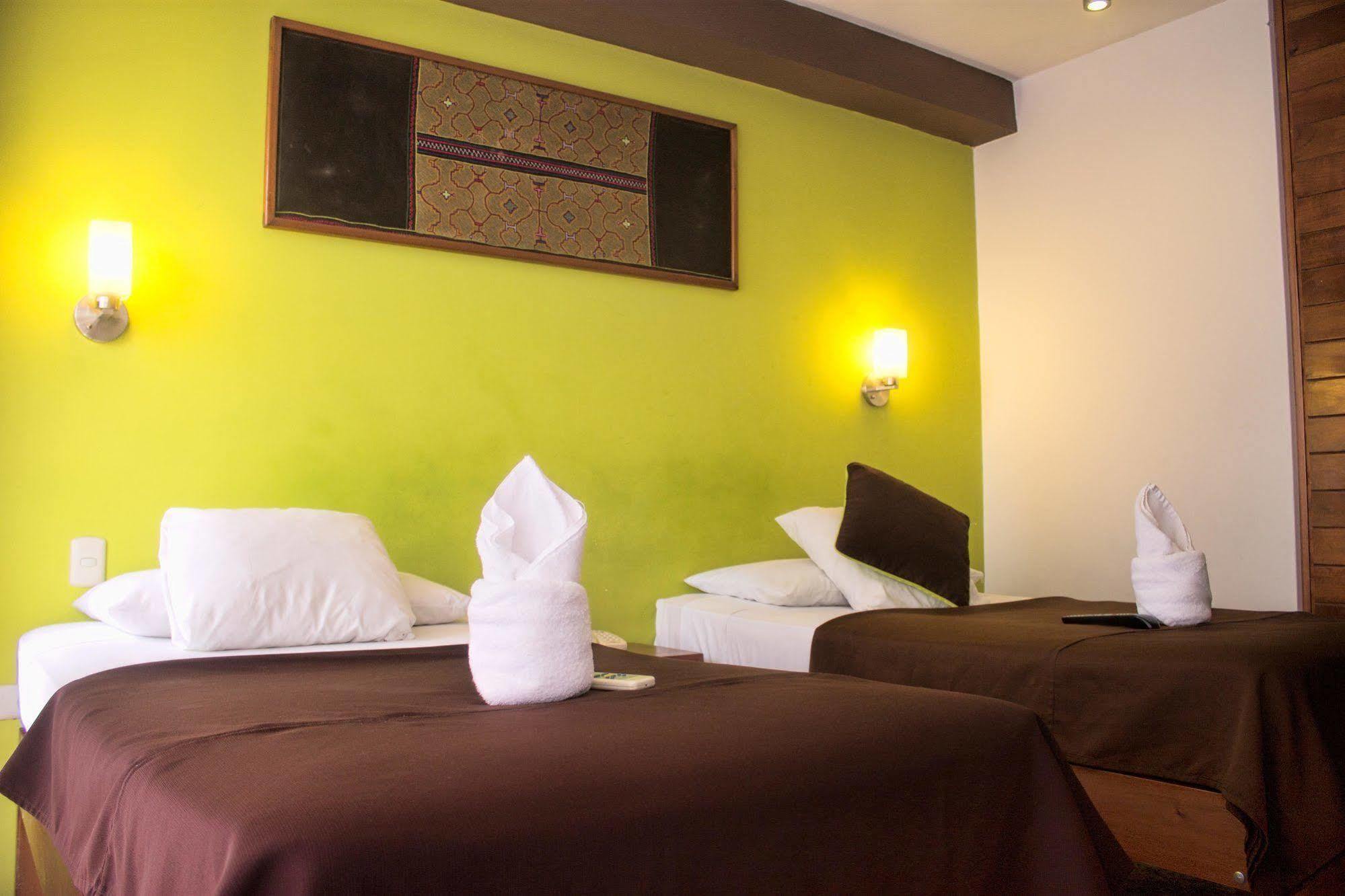Amazon Hotel อีกีโตส ภายนอก รูปภาพ